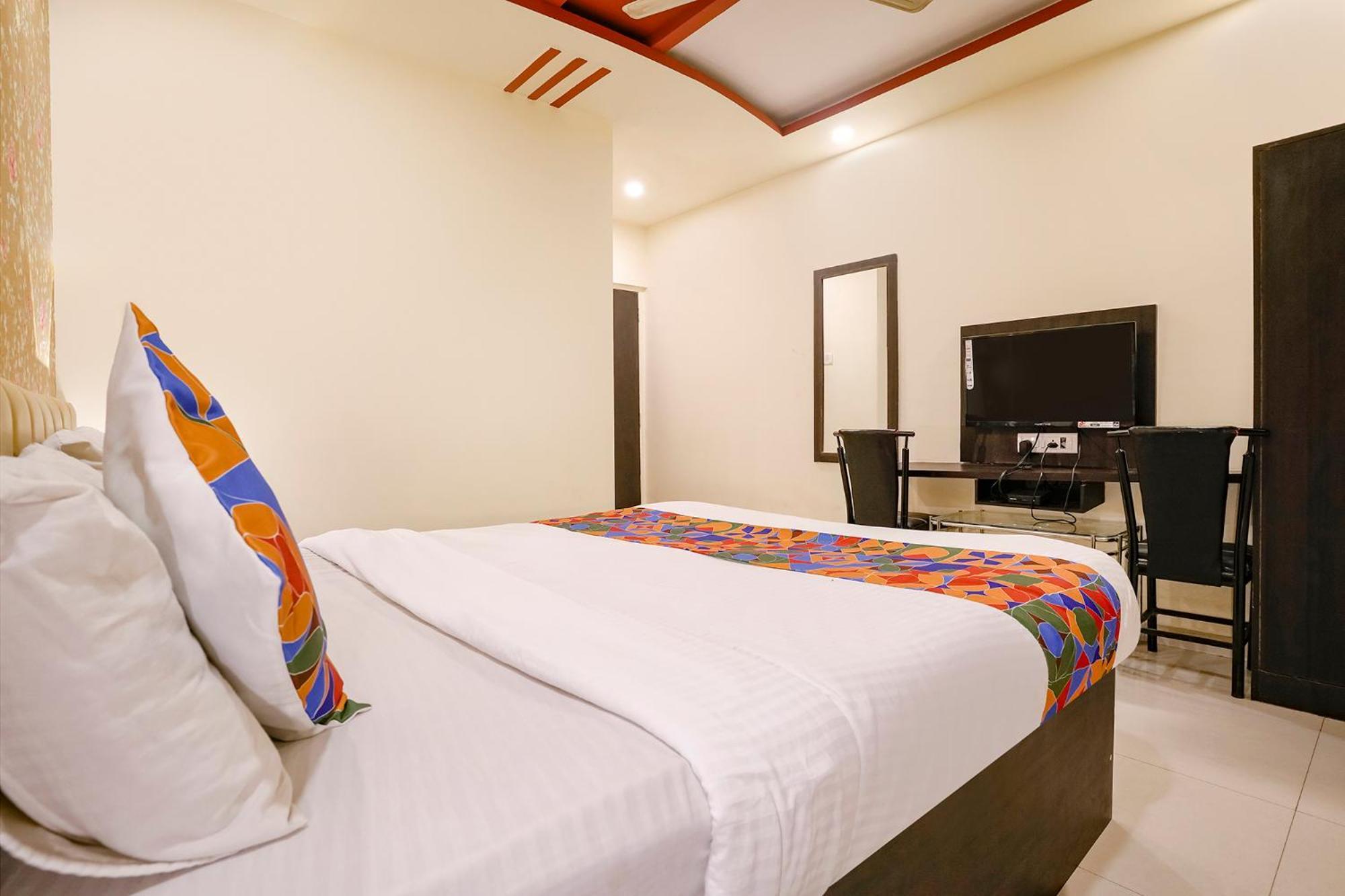 Capital O 71375 Hotel Sai Vihar Lodging&Boarding Kolshet Bagian luar foto